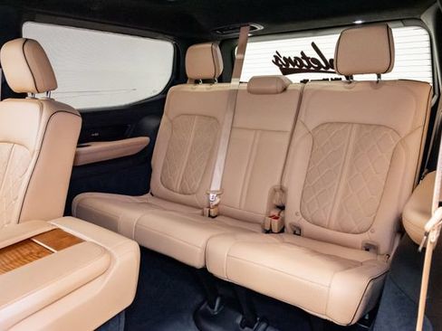 Used 2023 Jeep Grand Wagoneer Series III AWD/4WD image 34