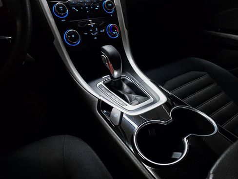 Used 2015 Ford Fusion SE image 33