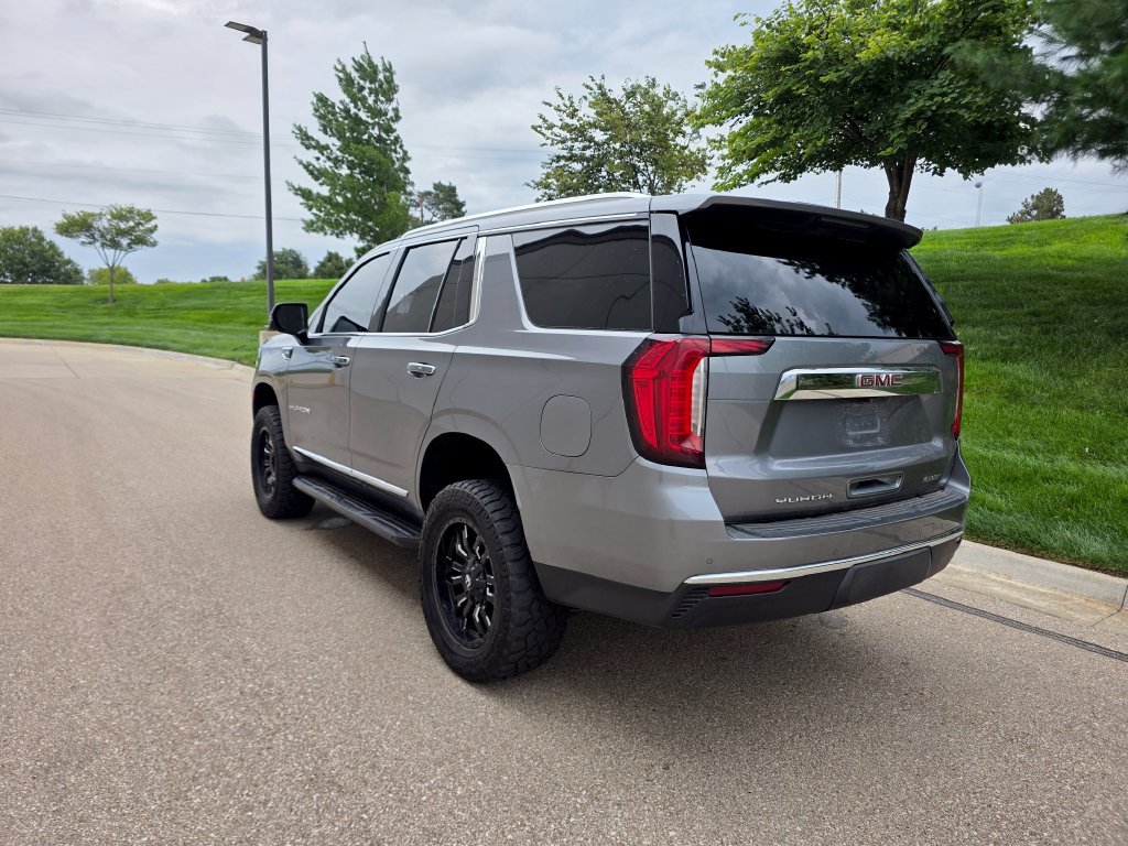 Used 2021 GMC Yukon SLT w/ SLT Premium Package AWD/4WD image 15