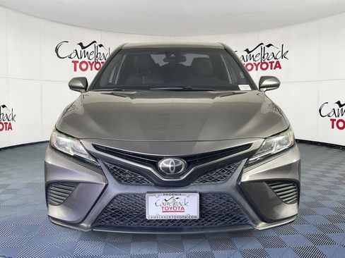 Used 2020 Toyota Camry SE FWD image 2