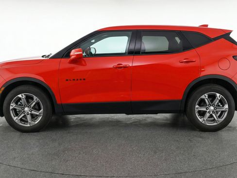 Used 2025 Chevrolet Blazer LT FWD image 5