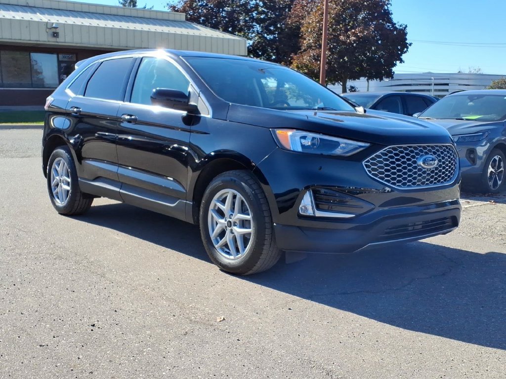 Used 2024 Ford Edge SEL w/ Convenience Package AWD/4WD image 2