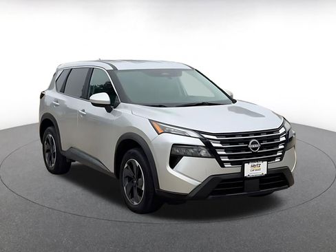 Used 2025 Nissan Rogue SV AWD/4WD image 3