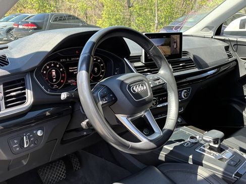 Used 2018 Audi Q5 Prestige w/ Prestige Package image 12