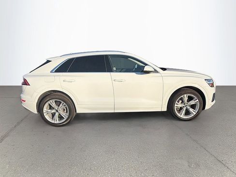 Used 2022 Audi Q8 Premium Plus image 2