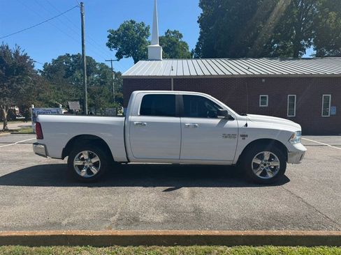 Used 2017 RAM 1500 Big Horn AWD/4WD image 4
