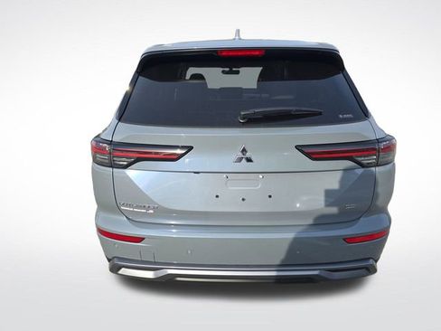 New 2026 Mitsubishi Outlander SE image 4