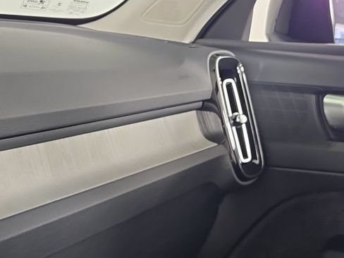 Certified 2026 Volvo XC40 B5 Plus AWD/4WD image 27