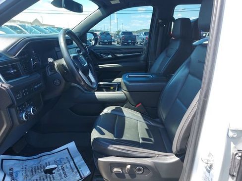 Used 2021 GMC Yukon XL Denali AWD/4WD image 13