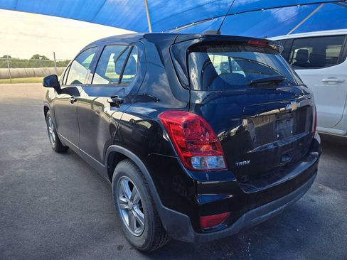 Used 2019 Chevrolet Trax LS w/ LPO, Cargo Package FWD image 3