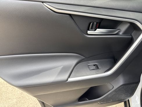 Used 2024 Toyota RAV4 XLE image 21