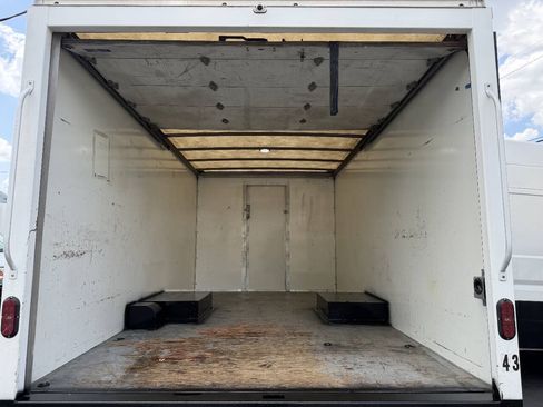 Used 2022 Ford E-450 and Econoline 450 Super Duty w/ Power Windows & Locks Group RWD image 6
