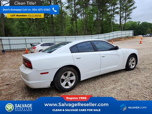Used 2013 Dodge Charger SE RWD image 4