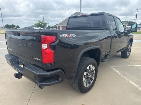 Used 2023 Chevrolet Silverado 2500 Custom w/ Custom Value Package AWD/4WD image 8