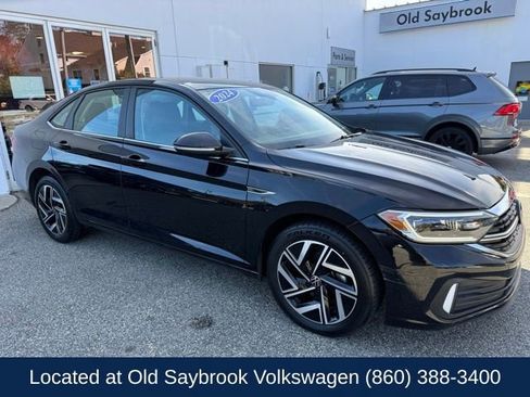 Used 2024 Volkswagen Jetta SEL image 3