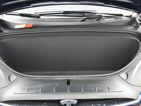 Used 2017 Tesla Model X 90D image 48