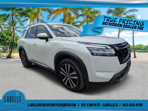 Used 2023 Nissan Pathfinder Platinum w/ Black Appearance Package AWD/4WD image 1