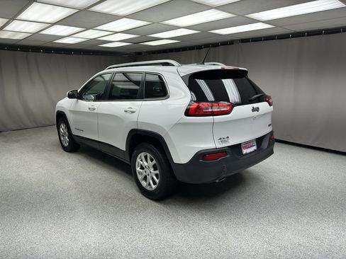 Used 2015 Jeep Cherokee Latitude w/ Cold Weather Group AWD/4WD image 2