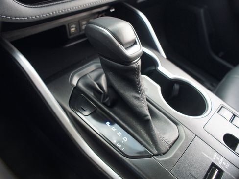 Used 2023 Toyota Highlander XLE image 12