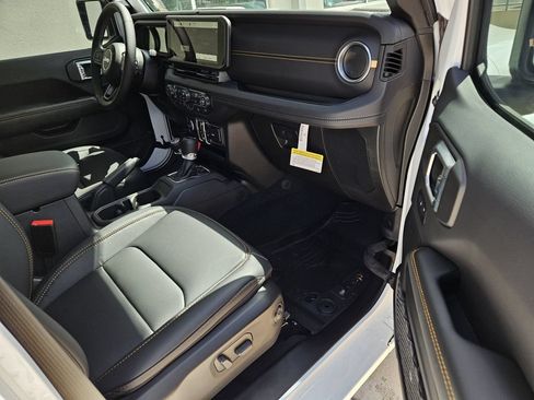 New 2026 Jeep Gladiator Sport AWD/4WD image 7