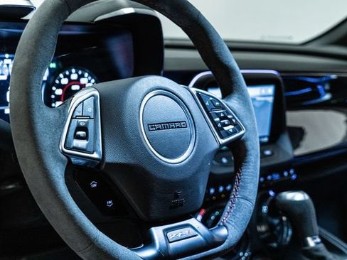 Used 2021 Chevrolet Camaro ZL1 RWD image 25
