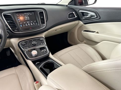 Used 2017 Chrysler 200 Limited Platinum w/ Comfort & Convenience Group FWD image 22