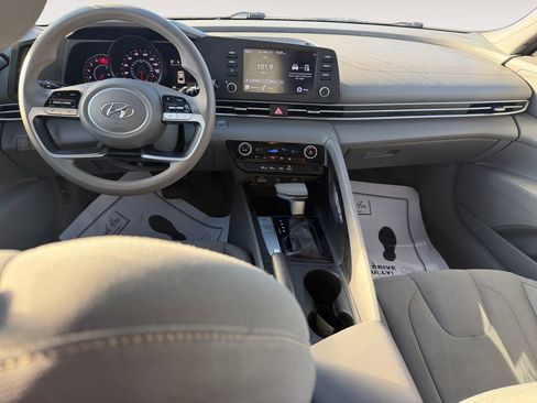 Used 2021 Hyundai Elantra SEL image 10