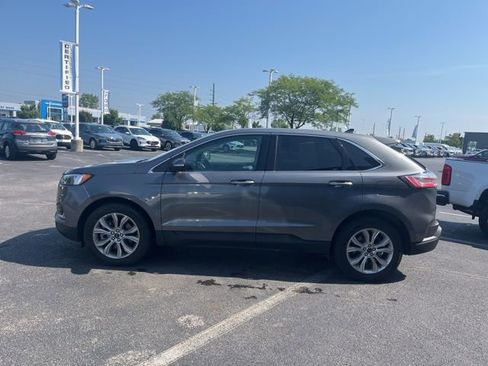 Used 2024 Ford Edge Titanium image 3