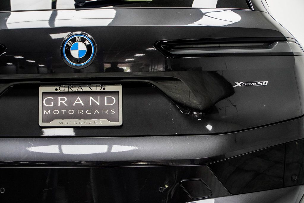 Used 2024 BMW iX xDrive50 w/ Sport Package AWD/4WD image 19