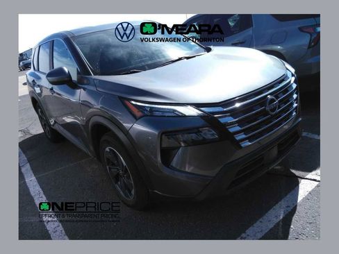 Used 2024 Nissan Rogue SV image 1