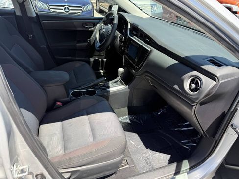 Used 2019 Toyota Corolla LE FWD image 9