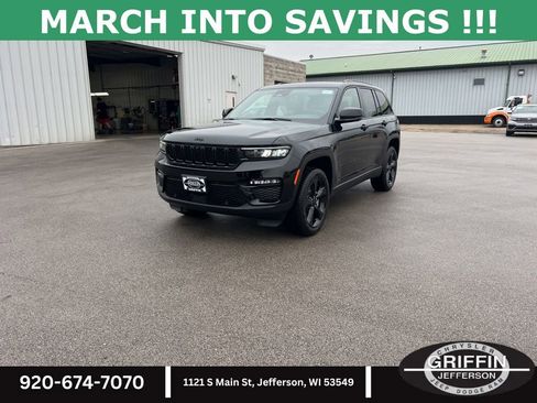 New 2025 Jeep Grand Cherokee Limited w/ Luxury Tech Group II image 3