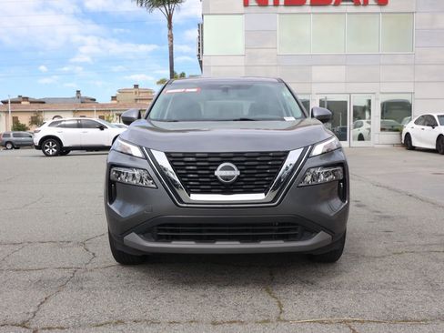 Used 2023 Nissan Rogue SV image 9