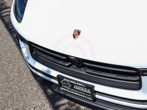 Used 2024 Porsche Macan AWD/4WD image 5