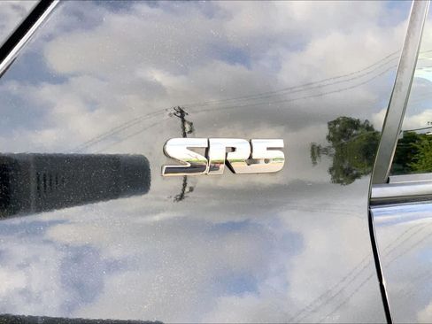 Used 2022 Toyota 4Runner SR5 AWD/4WD image 10