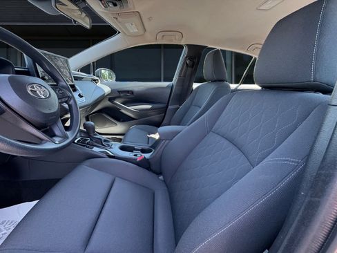 Used 2024 Toyota Corolla LE FWD image 2