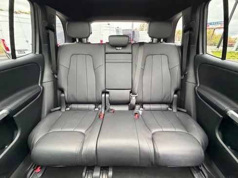 Used 2021 Mercedes-Benz GLB 250 4MATIC image 16