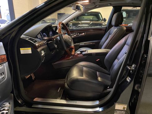 Used 2010 Mercedes-Benz S 550 4MATIC image 17