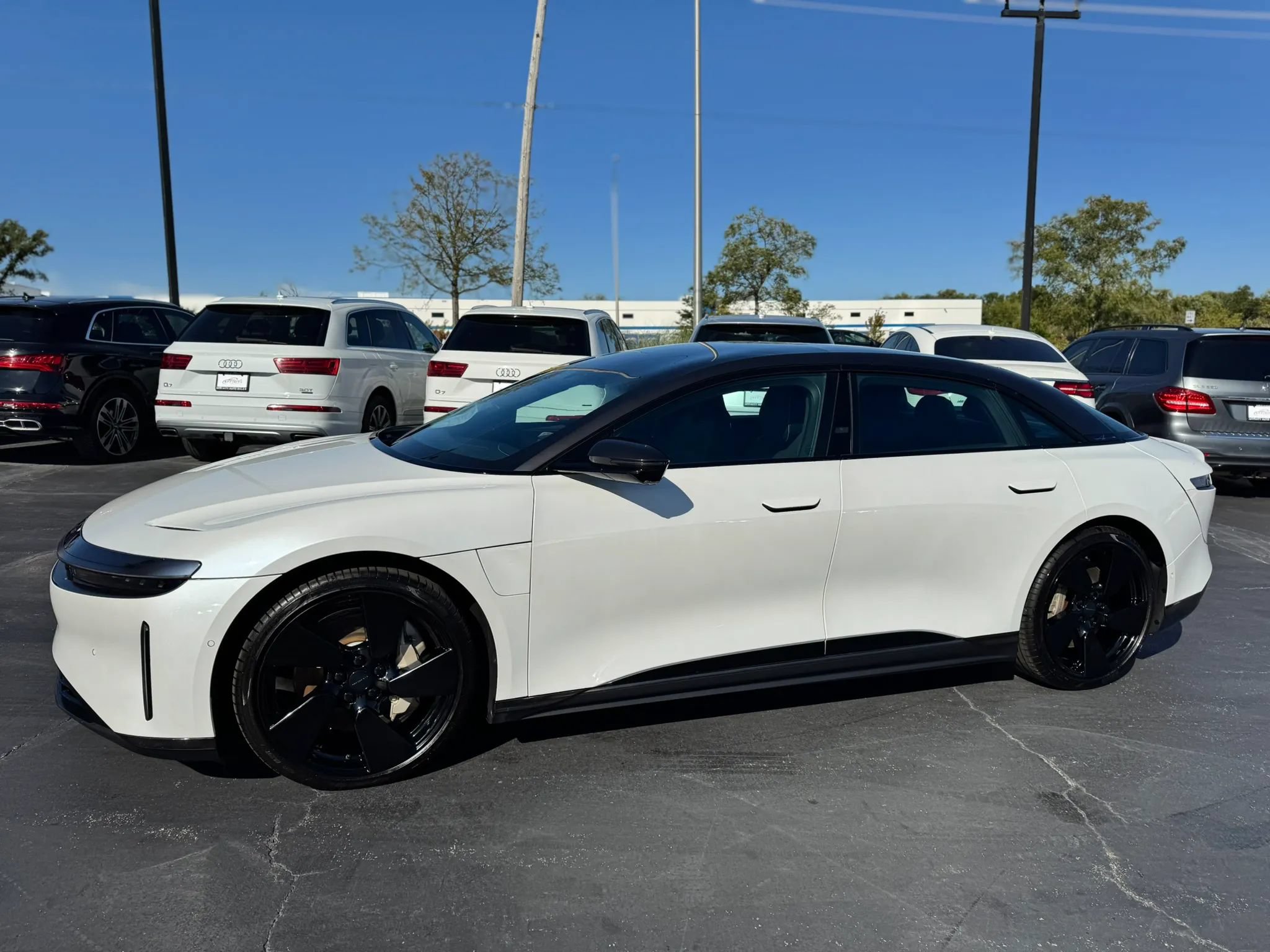 Used 2023 Lucid Air Touring AWD/4WD image 2