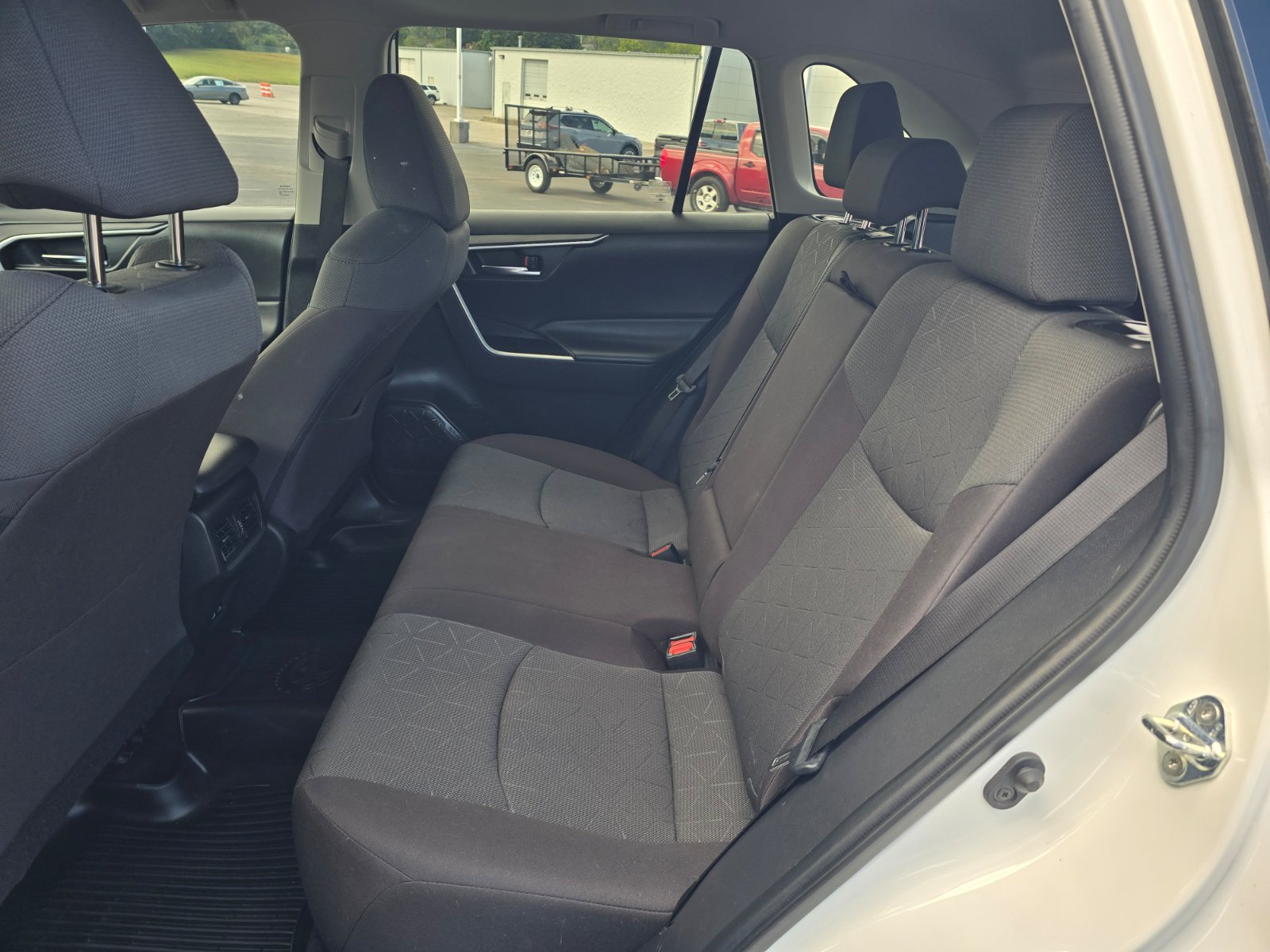 Used 2022 Toyota RAV4 XLE w/ Convenience Package AWD/4WD image 11