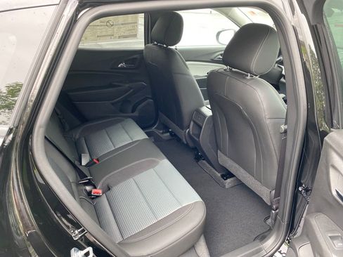 New 2026 Chevrolet Trax LT w/ LT Convenience Package FWD image 15