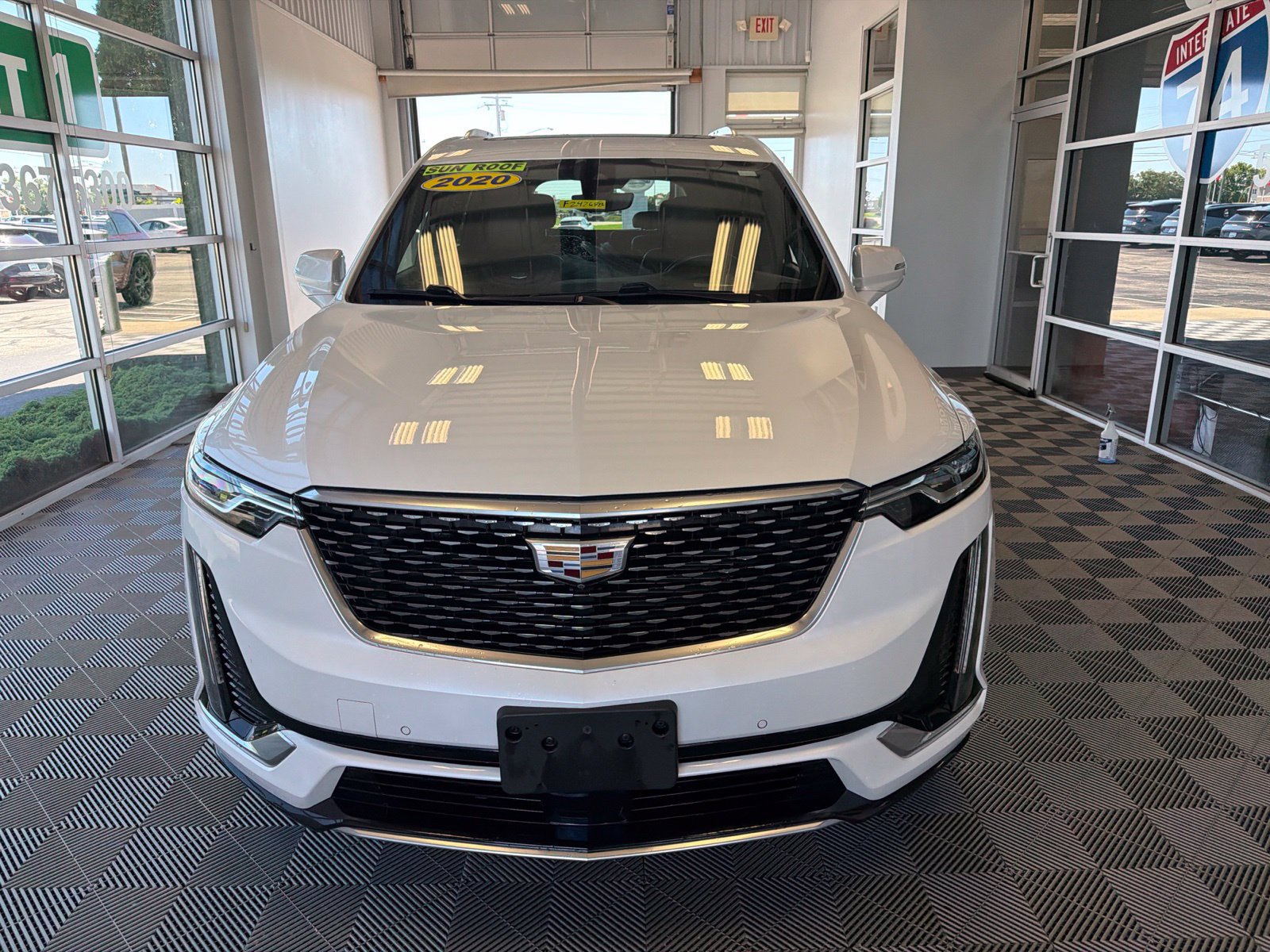 Used 2020 Cadillac XT6 Premium Luxury AWD/4WD image 2