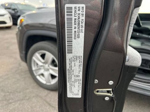 Used 2022 Jeep Compass Latitude w/ Convenience Group AWD/4WD image 22