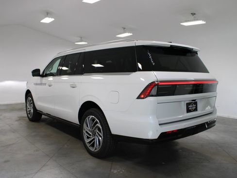 New 2026 Lincoln Navigator L Reserve image 6