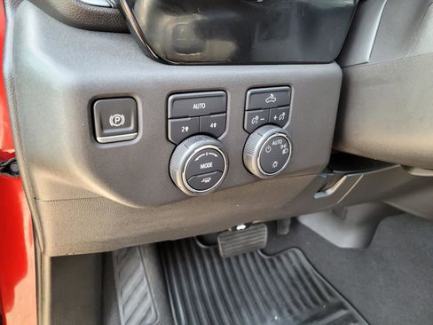 Used 2024 Chevrolet Silverado 1500 LT AWD/4WD image 23