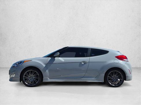 Used 2013 Hyundai Veloster RE:MIX Edition FWD image 9