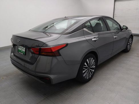Used 2024 Nissan Altima 2.5 SV image 9