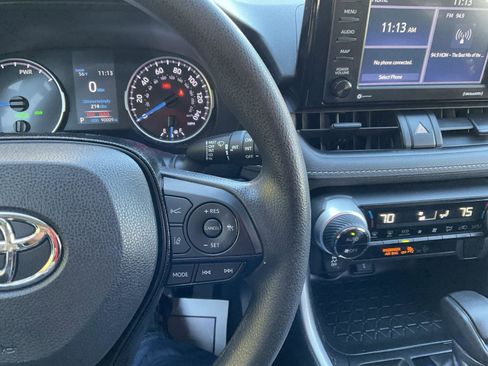 Used 2021 Toyota RAV4 XLE image 18
