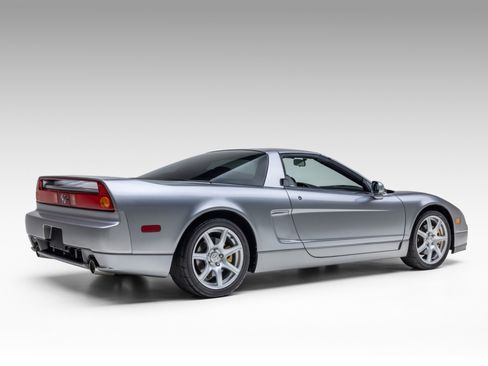 Used 2004 Acura NSX T image 4