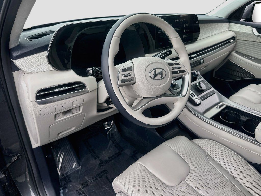 Used 2025 Hyundai Palisade Calligraphy FWD image 9